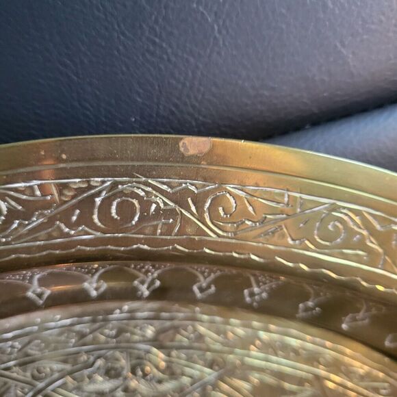 Vintage 1970Brass Tray MCM India etch design has wall mount 16" Diameter patina - Picture 9 of 12